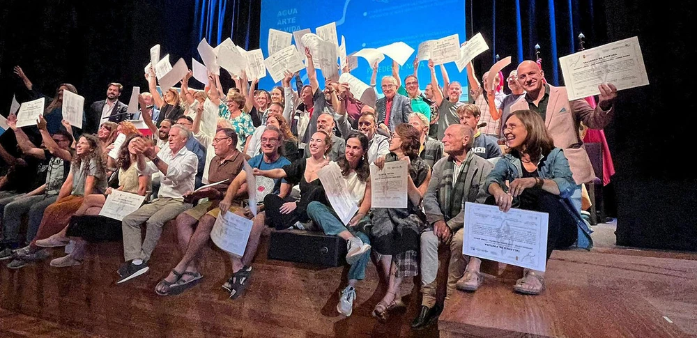 3CCD885F-1461-4260-8C679B62A3456AF2